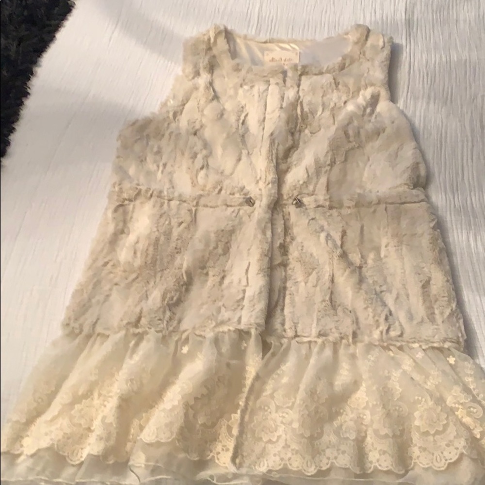 Ladies Large Altar’d state fur vest